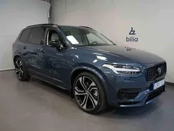 Mörkblå Begagnad 2023 Volvo XC90 Ultimate SUV | 759 900 kr (Marknadspris)