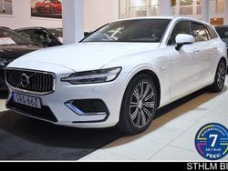 Vit Begagnad 2021 Volvo V60 Inscription Kombi | 349 000 kr (Marknadspris)