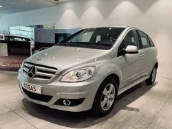 Silver Begagnad 2010 Mercedes 180 Sedan | 64 900 kr (Marknadspris)