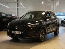 Svart Begagnad 2022 MG ZS Luxury Sedan | 239 900 kr (Superpris)