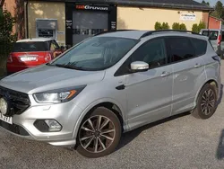 Ljusgrå Begagnad 2016 Ford Kuga ST-Line SUV | 169 900 kr (Marknadspris)