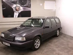 Mörkblå Begagnad 1995 Volvo 850 Kombi | 19 500 kr