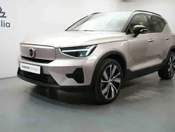 Grå Begagnad 2023 Volvo XC40 Single Motor SUV | 359 900 kr