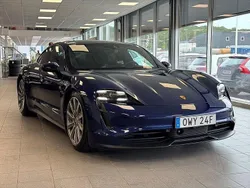 Mörkblå (blå) Begagnad 2021 Porsche Taycan 4S Chrono Sedan | 609 900 kr (Dyr)