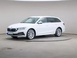 Vit (candy white (solid)) Begagnad 2021 Skoda Octavia Business Line Kombi | 245 000 kr (Marknadspris)
