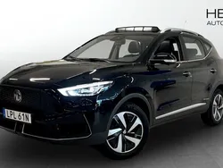 Svart (black) Begagnad 2022 MG ZS Luxury Sedan | 245 144 kr (Superpris)