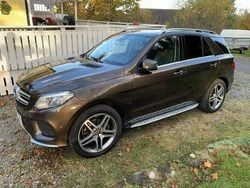 Brun Begagnad 2017 Mercedes GLE350 AMG line SUV | 325 000 kr (Marknadspris)