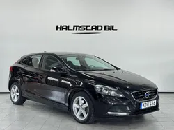 Svart Begagnad 2014 Volvo V40 Kinetic Kombi | 94 500 kr (Marknadspris)