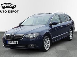Blå Begagnad 2014 Skoda Superb Kombi | 92 900 kr (Marknadspris)