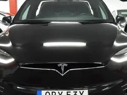 Svart Begagnad 2019 Tesla Model X SUV | 379 000 kr