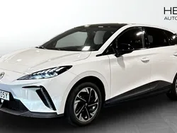 Vit (white) Begagnad 2022 MG MG4 EV Luxury Halvkombi | 249 900 kr (Marknadspris)