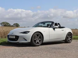 Vit Begagnad 2016 Mazda MX5 Cab | 249 000 kr (Lite dyr)
