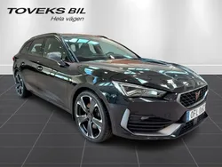 Svart (midnight black metallic) Begagnad 2024 Cupra Leon VZ Kombi | 354 900 kr (Marknadspris)