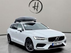 Vit Begagnad 2019 Volvo V60 Momentum Kombi | 275 000 kr (Marknadspris)