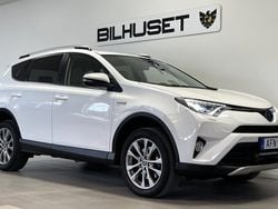 Vit Begagnad 2016 Toyota RAV4 Hybrid Executive SUV | 219 900 kr (Marknadspris)