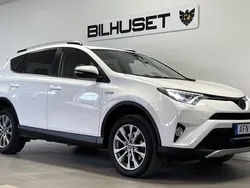 Vit Begagnad 2016 Toyota RAV4 Hybrid Executive SUV | 229 900 kr (Marknadspris)