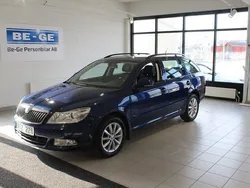 Mörkblå Begagnad 2010 Skoda Octavia Elegance Kombi | 70 000 kr (Marknadspris)