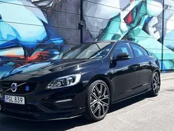 Svart Begagnad 2018 Volvo S60 Sedan | 369 000 kr
