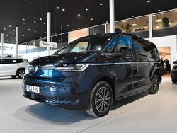 Blå Begagnad 2025 VW Multivan Minibuss | 699 800 kr