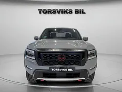 Ljusgrå (grå) Begagnad 2022 Nissan Frontier Pickup | 554 900 kr