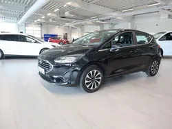 Svart (svart metallic) Begagnad 2023 Ford Fiesta Titanium Halvkombi | 174 800 kr