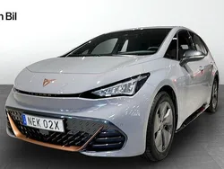 Ljusgrå Begagnad 2024 Cupra Born Halvkombi | 284 900 kr (Bra pris)