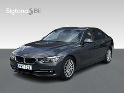 Grå Begagnad 2018 BMW 330 Sport Line Sedan | 204 900 kr (Superpris)