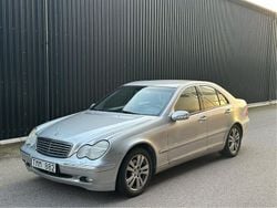 Grå Begagnad 2003 Mercedes C180 Sedan | 20 900 kr (Bra pris)