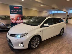Vit Begagnad 2014 Toyota Auris Touring Sports Kombi | 94 900 kr (Bra pris)