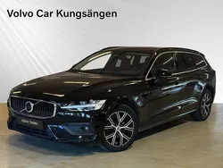 Svart Begagnad 2023 Volvo V60 Core Kombi | 309 900 kr (Marknadspris)