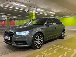 Grå Begagnad 2016 Audi A3 Sportback Attraction Halvkombi | 159 990 kr (Marknadspris)