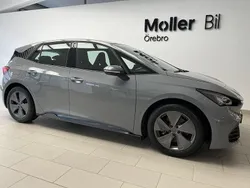 Ljusgrå (vapor grey) Begagnad 2024 Cupra Born Halvkombi | 289 900 kr (Marknadspris)
