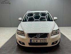 Vit Begagnad 2012 Volvo V50 Momentum Kombi | 44 900 kr (Marknadspris)