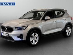 Silver Begagnad 2023 Volvo XC40 Core SUV | 279 900 kr (Marknadspris)