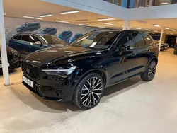 Svart (onyxsvart metallic) Begagnad 2024 Volvo XC60 Plus SUV | 599 900 kr (Dyr)