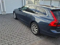 Blå Begagnad 2020 Volvo V90 Momentum Kombi | 245 000 kr (Marknadspris)