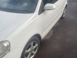 Vit Begagnad 2007 VW Polo Comfortline Halvkombi | 15 000 kr (Dyr)