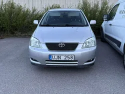 Silver Begagnad 2003 Toyota Corolla Halvkombi | 27 000 kr (Bra pris)