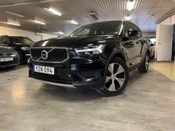 Svart Begagnad 2020 Volvo XC40 Momentum SUV | 299 900 kr (Superpris)