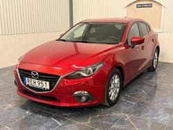 Röd Begagnad 2016 Mazda 3 Inclusive Halvkombi | 119 900 kr (Marknadspris)