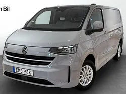 Grå (stone grey) Ny 2025 VW T6.1 Van | 509 500 kr (Marknadspris)