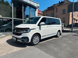 Vit Begagnad 2022 VW Multivan Highline Minibuss | 634 900 kr (Marknadspris)