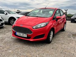 Röd Begagnad 2015 Ford Fiesta Trend Halvkombi | 75 000 kr (Marknadspris)