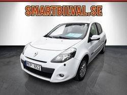 Vit Begagnad 2012 Renault Clio IV Halvkombi | 39 900 kr (Marknadspris)