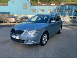 Blå Begagnad 2010 Skoda Octavia Elegance Kombi | 50 000 kr (Marknadspris)