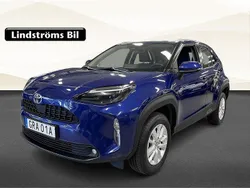 Mörkblå Begagnad 2022 Toyota Yaris Cross Active SUV | 274 900 kr (Marknadspris)