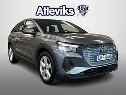 Grå Begagnad 2022 Audi Q4 e-tron Proline SUV | 339 900 kr (Marknadspris)
