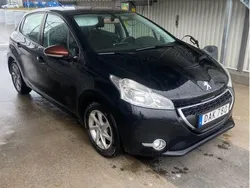 Svart Begagnad 2012 Peugeot 208 Halvkombi | 39 900 kr (Marknadspris)