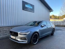 Ljusblå (blåmetallic) Begagnad 2017 Volvo V90 Momentum Kombi | 189 900 kr (Bra pris)