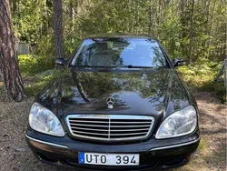 Svart Begagnad 2002 Mercedes S320 Sedan | 45 000 kr